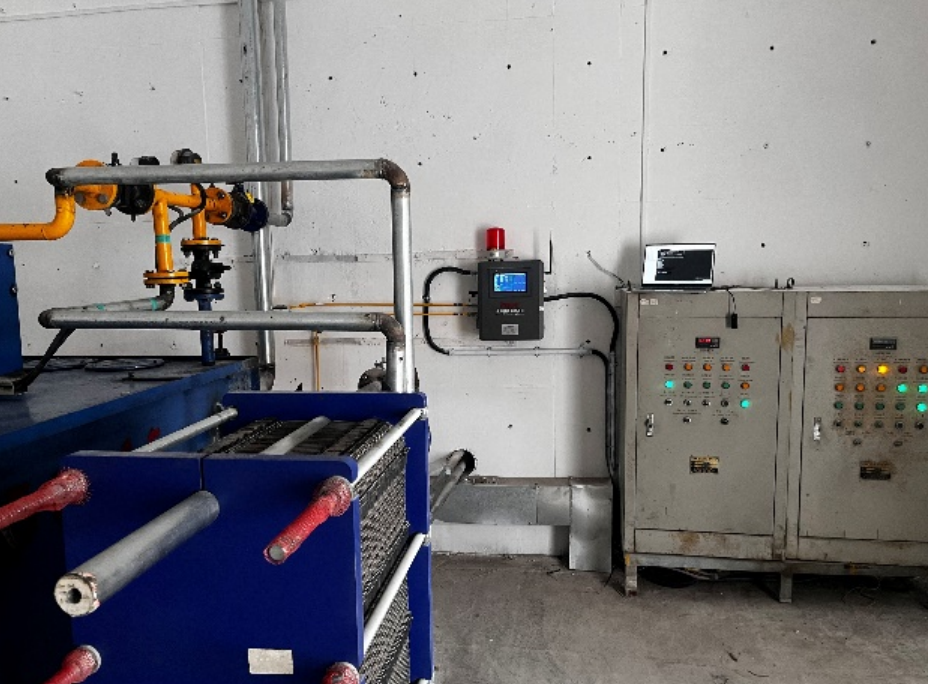 水泥建材行業應用案例:新疆中材回轉窯減速機稀油站在線監測系統